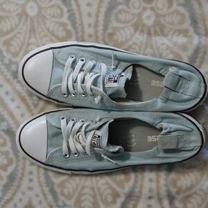 Womens Chuck Taylor with elastic back Size 11 super cute